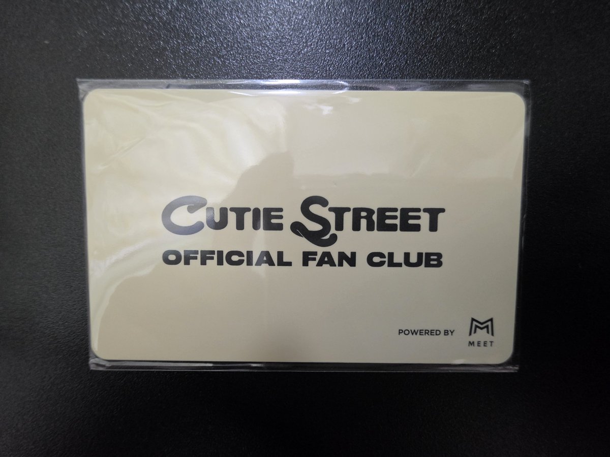 AxelaShin's tweet photo. ファンクラブのカード届いたけどほんとシンプル https://t.co/zeeKomsLyw
