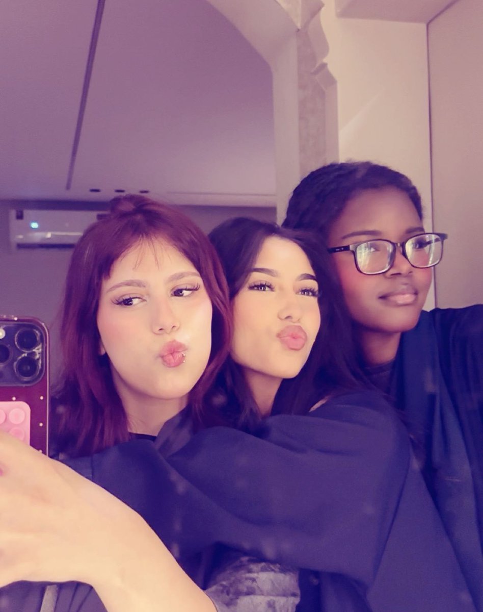 XxKUYT's tweet photo. My fav ppl 💕 https://t.co/JoojvPDX4x
