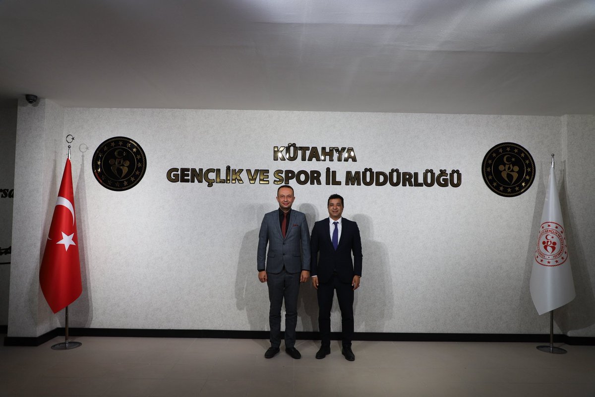 hsm_ertekin's tweet photo. Kütahya Gençlik ve Spor Müdürümüz Sayın Bülent Küçüğü ziyaret ederek Kütahya’daki spor faaliyetleri ile ilgili verimli bir görüşme gerçekleştirdik. Kıymetli müdürümüze nazik ev sahipliği için teşekkür ederim. https://t.co/8lgNveoVdW