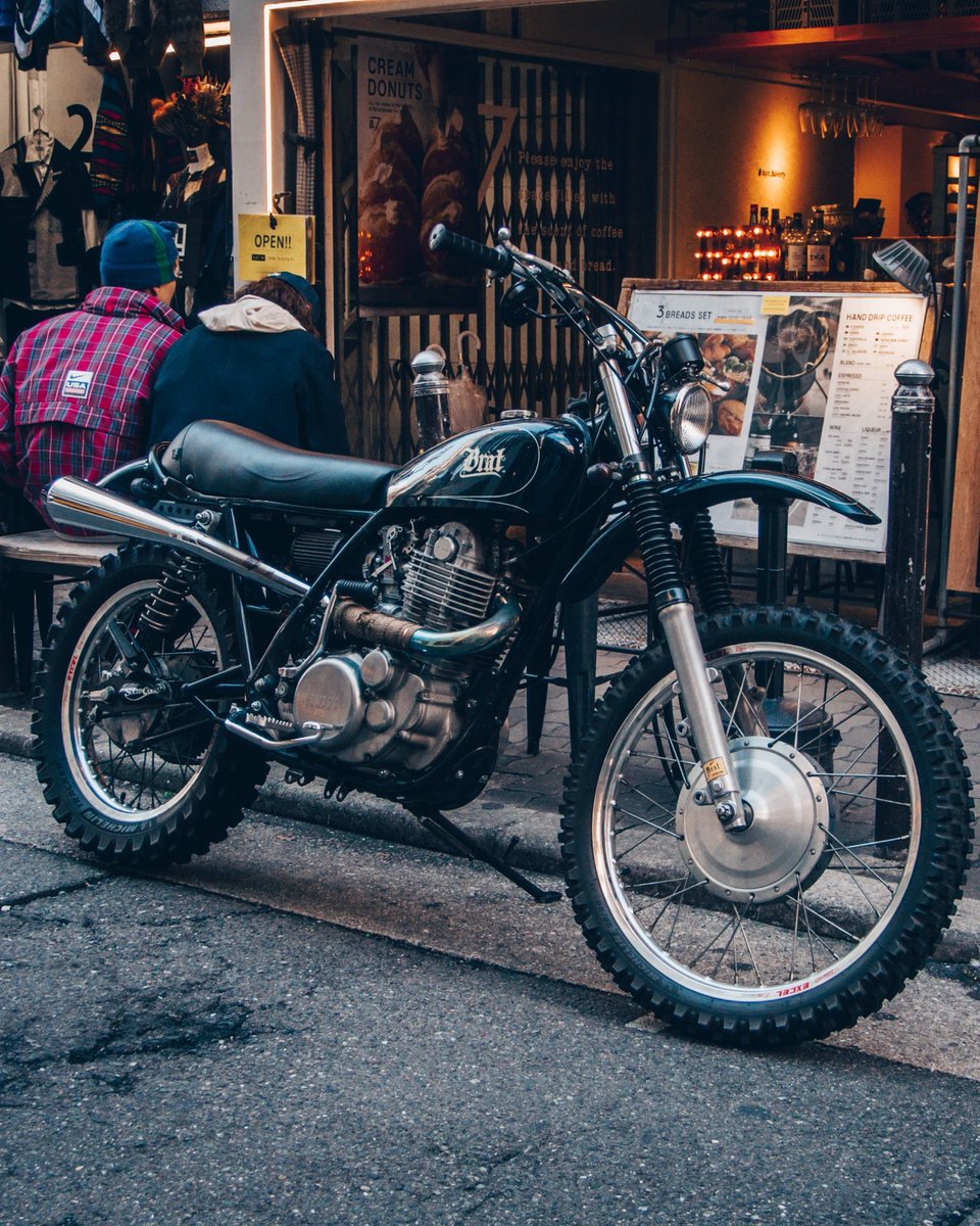 LaureenCusly's tweet photo. Parked perfectly in place. A reminder that great photos don’t always need to be chased—they’re sometimes waiting right on the curb. Osaka, Japan. https://t.co/seE2DGk9Ln