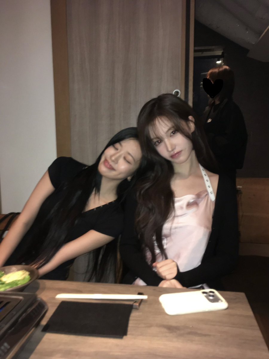 lizfolders's tweet photo. #리즈 twitter update https://t.co/1evz5kYLtN