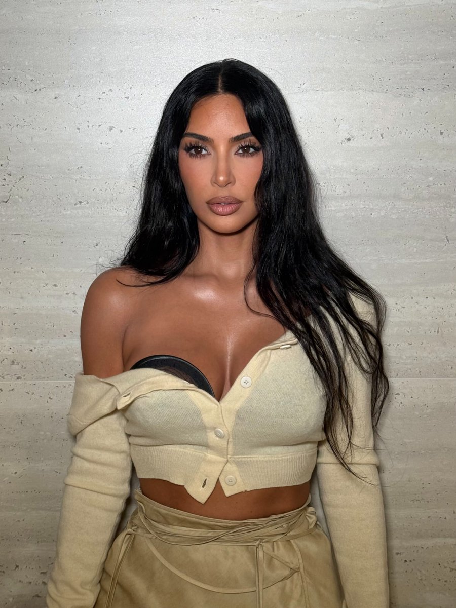 Jennerscrave's tweet photo. Kim Kardashian co-organized a charity fundraiser at a gala. https://t.co/T6uQDfvPzg