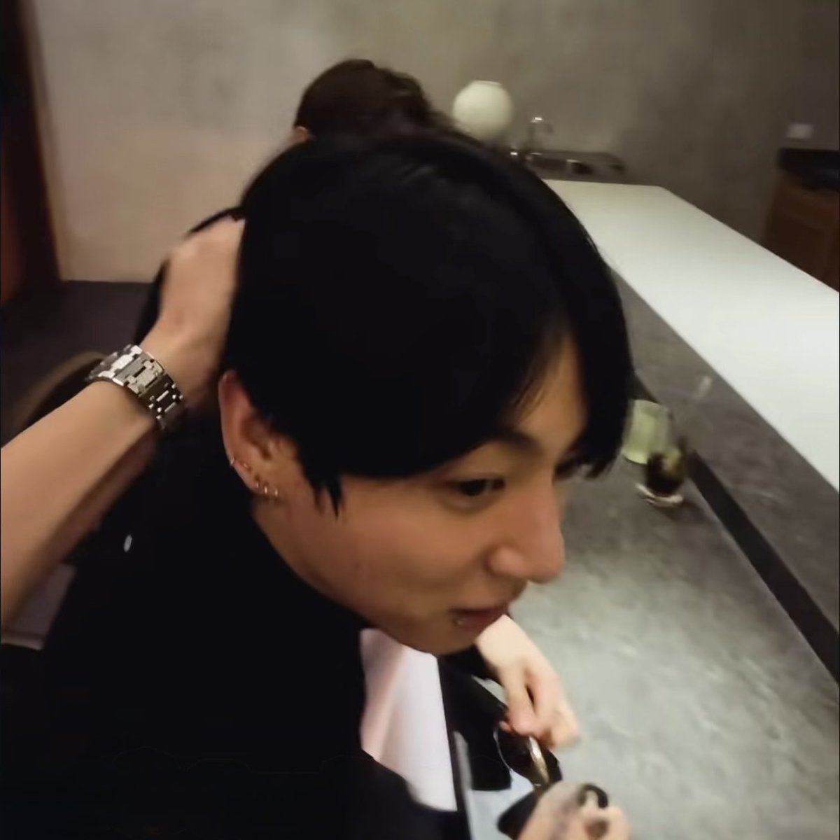 acutiekoo's tweet photo. aw he is hobi’s baby :( https://t.co/ZozvfKGBvg