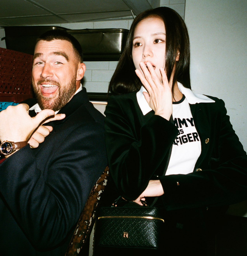 AboutMusicYT's tweet photo. Jisoo and Travis Kelce in a new photo for Tommy Hilfiger. https://t.co/DWiJLbGJ0O