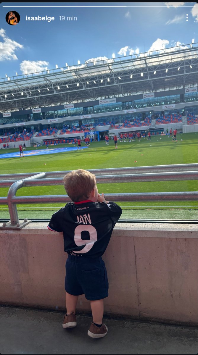 Iwona_1906's tweet photo. Janek w koszulce Wierność 🥺❤️ https://t.co/Bq6llrHbEZ
