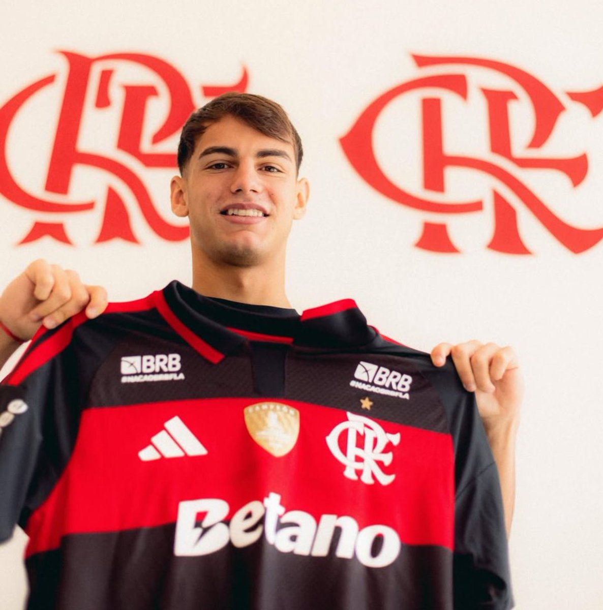frabigol's tweet photo. Me parte el alma verlo con la del Flamengo https://t.co/hppMfOV6vG
