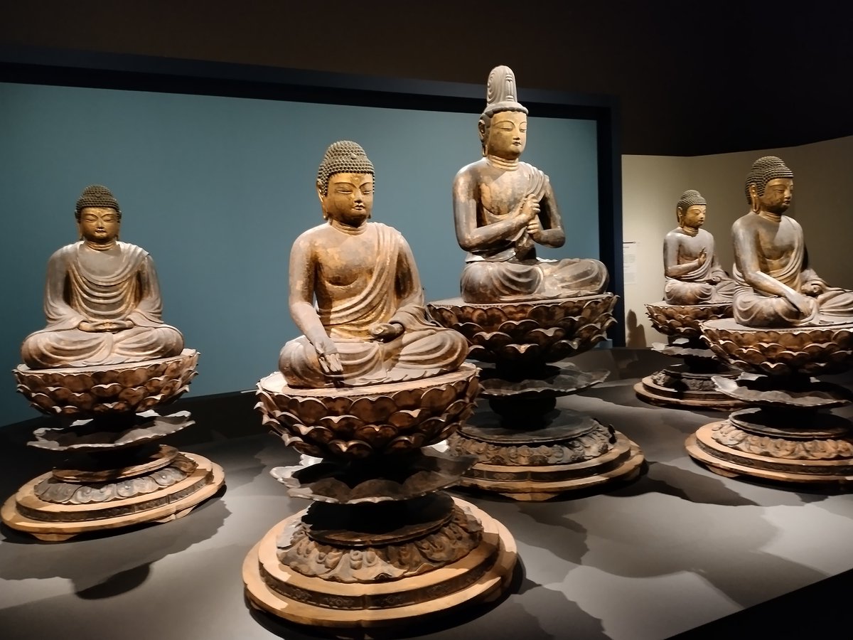 shimamin0223's tweet photo. 東京国立博物館で開催中の「空海と真言の名宝」を鑑賞してきました。各所に点在する88件（うち国宝15件、重要文化財60件）の名宝を一度に鑑賞できる貴重な機会だと思います。中には33年に一度しか開帳されない秘仏も。とても保存状態がよいのは、普段は公開されていないからということもあるのですね。 https://t.co/dTrLQVjqPF