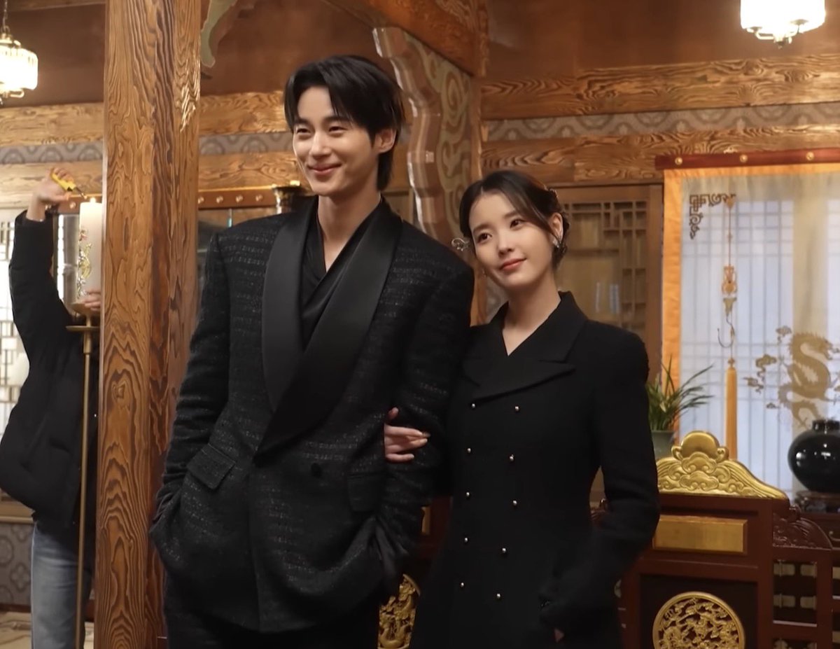 gyvcci's tweet photo. omg as expected from our supportive besties! that cute selca of them from the ep 12 behind 😭 please we need to see all of them too, share them with us 🥲 https://t.co/sN5n3xRcXz