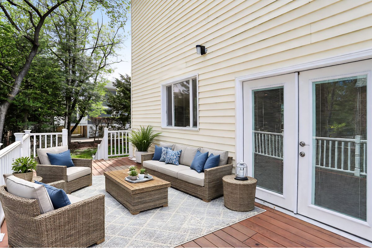 listingsnova's tweet photo. ACTIVE in Silver Spring!
Updated kitchen, inviting living spaces, a large deck, and fenced backyard, all with shopping, dining, parks, and commuter routes nearby.
Call 571-462-2445 to tour today.
#SilverSpringMD #HomeForSale #MarylandRealEstate https://t.co/e8dmeoVX3e