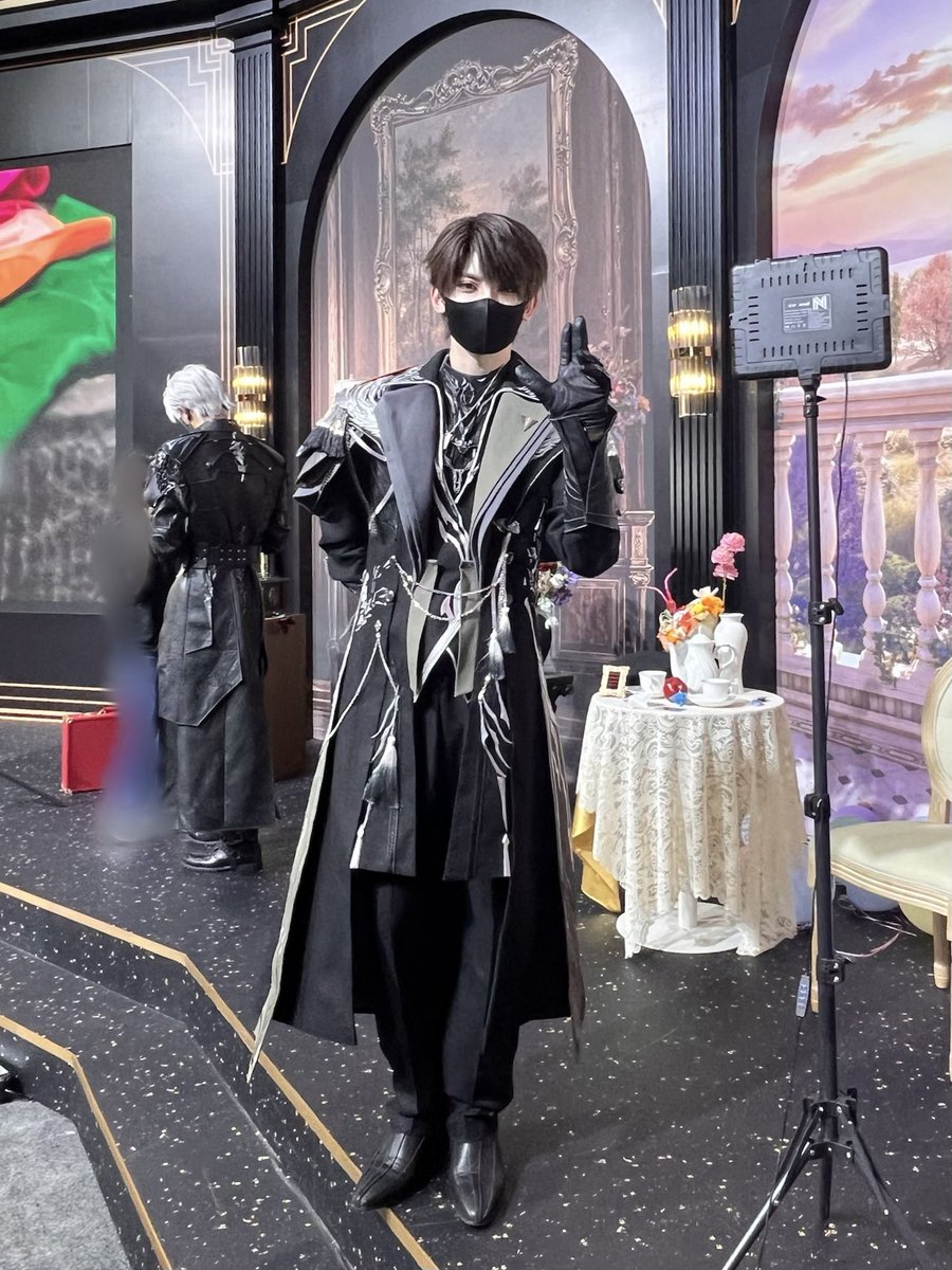 MacaronNui's tweet photo. シンとのセッションが終わってはけようとしたら、隣のマヒルがちょうど次のセッション待ち中だったので写真撮ってたら、他担の私にもファンサしてくれました😭お兄ちゃん優しすぎる🥹
ハートマークしてくれたの嬉しすぎた(なんとウインク付き😭神)
今回のマヒルお兄ちゃん他担狩りすぎたね…🥹💕 https://t.co/CR3eClQyIY