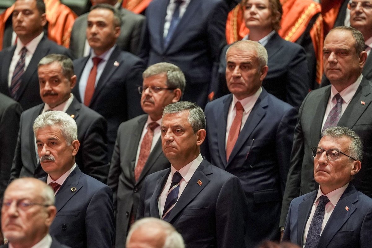yenipartiyiz's tweet photo. Genel Başkanımız Özgür Özel, ⁠Ankara’da Yargıtay İsmail Rüştü Cirit Konferans Salonu’nda düzenlenen 2026-2027 Adli Yıl Açılış Törenine katıldı. https://t.co/bAio0J6eMu