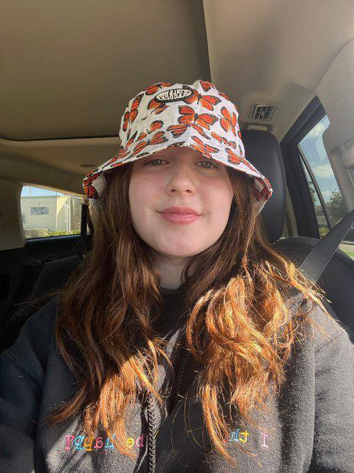GeorgeLinahk's tweet photo. How do I look, going out for some groceries. https://t.co/mgDOWQ8Ukw