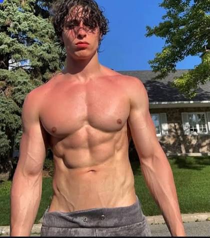 riiyaps's tweet photo. The "Cristiano Ronaldo" of Porn  

- Gattouz0 
- Real name: Youssef Khelil 
- Tunisian
-Portuguese born in France in 1998 
- Stands 1.93 m tall  
- They call him Pornaldo 
- Started out as a gym influencer 
- A leak with an ex skyrocketed his career 
- Ditched fitness to fuck his fans 
- Top 3 on Pornhub with hundreds of millions of views 
- Hooks up with fans, collaborators, and "barely legal 18-year-olds" 
- Literal bio: "i fuck my fans" 
- Films with Asians, Filipinas, Japanese girls, Latinas, and MILFs  
- Also works as a stripper 
- Accused of leaking an ex's intimate video Some collaborators describe him as violent 
- He claims it's all consensual and just "passion"  

The worst part is they sell him as the GOAT of amateur.
