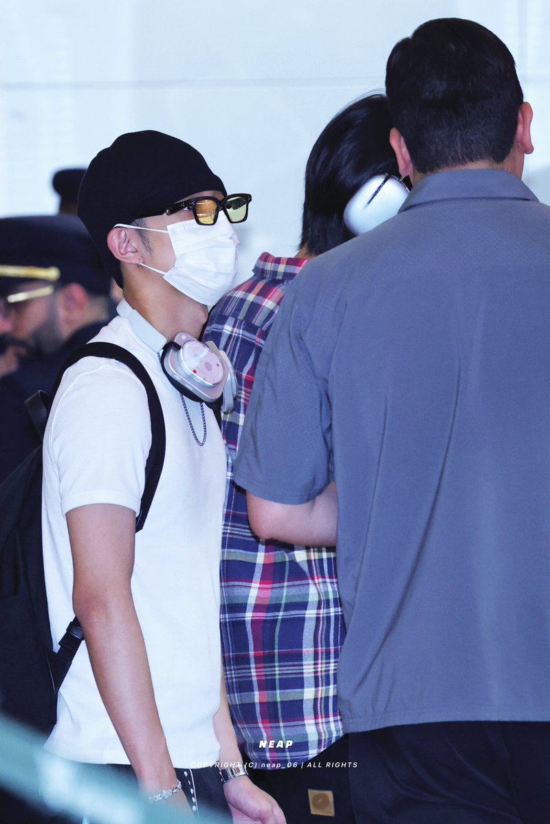 neap_06's tweet photo. 260901 인천 출국

#률 #RYUL #롱샷 #LNGSHOT https://t.co/Kv7HZRHugs