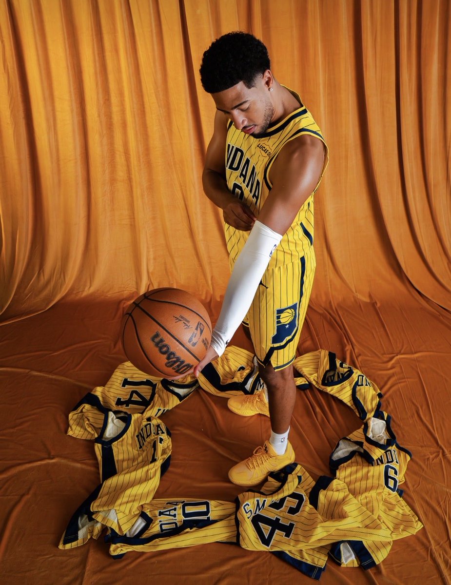 benbean1996's tweet photo. All NBA first team season #loading https://t.co/6V9bHIVRSf