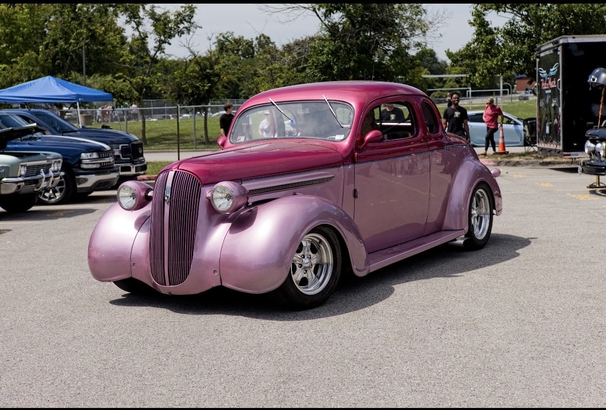 Seckman_Hoops's tweet photo. Thank you to everyone who came out to our 3rd annual dribble and drive car show it was a huge success! @jaghoopsbooster https://t.co/x5XF7plybL