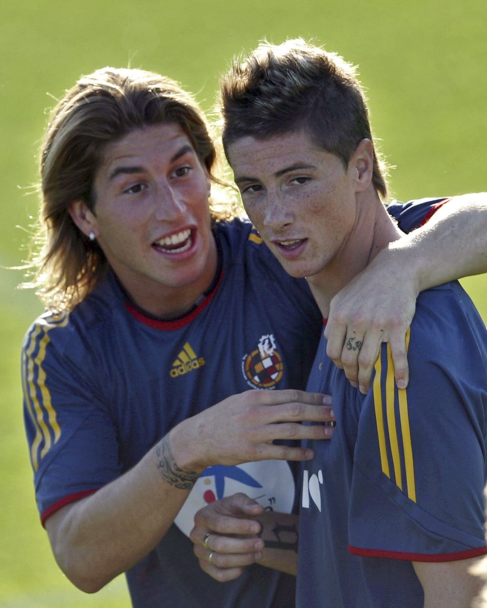 UEFAEURO's tweet photo. Ramos x Torres 🇪🇸 https://t.co/XOCdo0mIpr