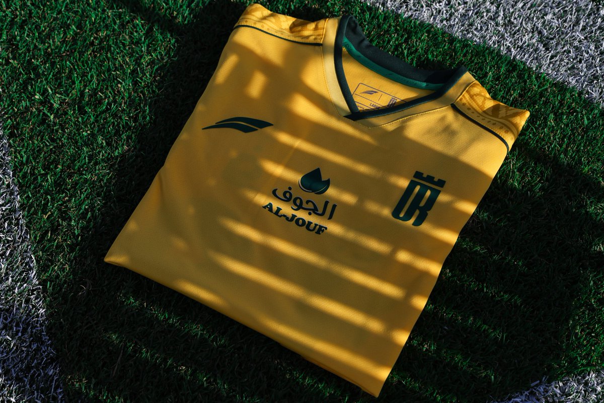 ALOROBAH_FC's tweet photo. أحب شمسك وأحب ظلك .. 
وأحب بقربك أيامي 💛💚

#العروبة_الزلفي | #دوري_الأولى https://t.co/YGfXS8kLjp
