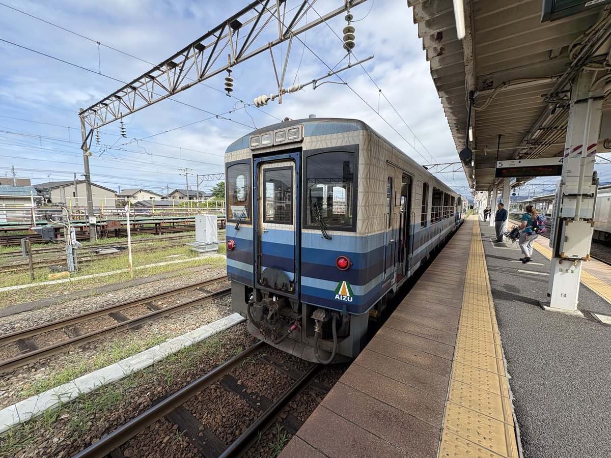 kenken_anchor's tweet photo. 会津鉄道 お座トロ展望列車

#会津鉄道 
#��座トロ展望列車 https://t.co/8ODeeJur7x