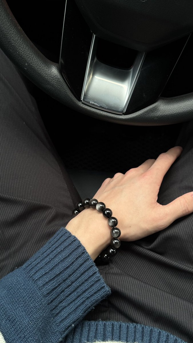 lj_concept's tweet photo. 好看的手手+長長的腿+皮鞋=濕🥵 https://t.co/sSpFObElIU