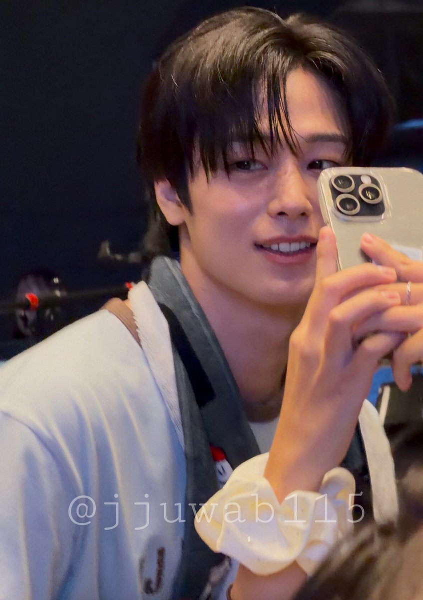 dailyljy's tweet photo. juyeon is unreal https://t.co/t3eKne0lyc