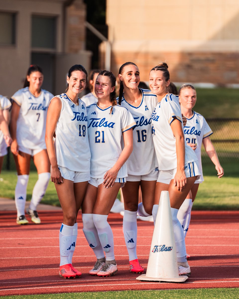 TulsaWSoccer's tweet photo. Happy birthday Brooklyn 🥳 Hope you have a great one!

#ReignCane https://t.co/LZKd25loJl