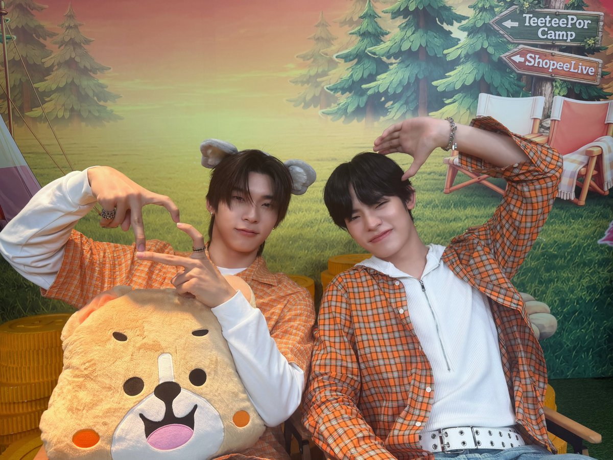 DomundiTV's tweet photo. ขอขอบคุณ @ShopeeTH ที่ให้เกียรติ “ตี๋ตี๋” @twnpich และ “ป๋อ” @porsuppakarn ได้มาร่วม Live พูดคุยในวันนี้นะคะ 🥰

ขอขอบคุณแฟน ๆ ที่ติดตามรับชม Live และส่งกำลังใจมาให้ทั้งสองคนด้วยนะคะ 🫶🏻✨️

SHOPEE FIRSTDATE TEETEEPOR
#ShopeeLivexTeeteepor https://t.co/IHLBED2cin