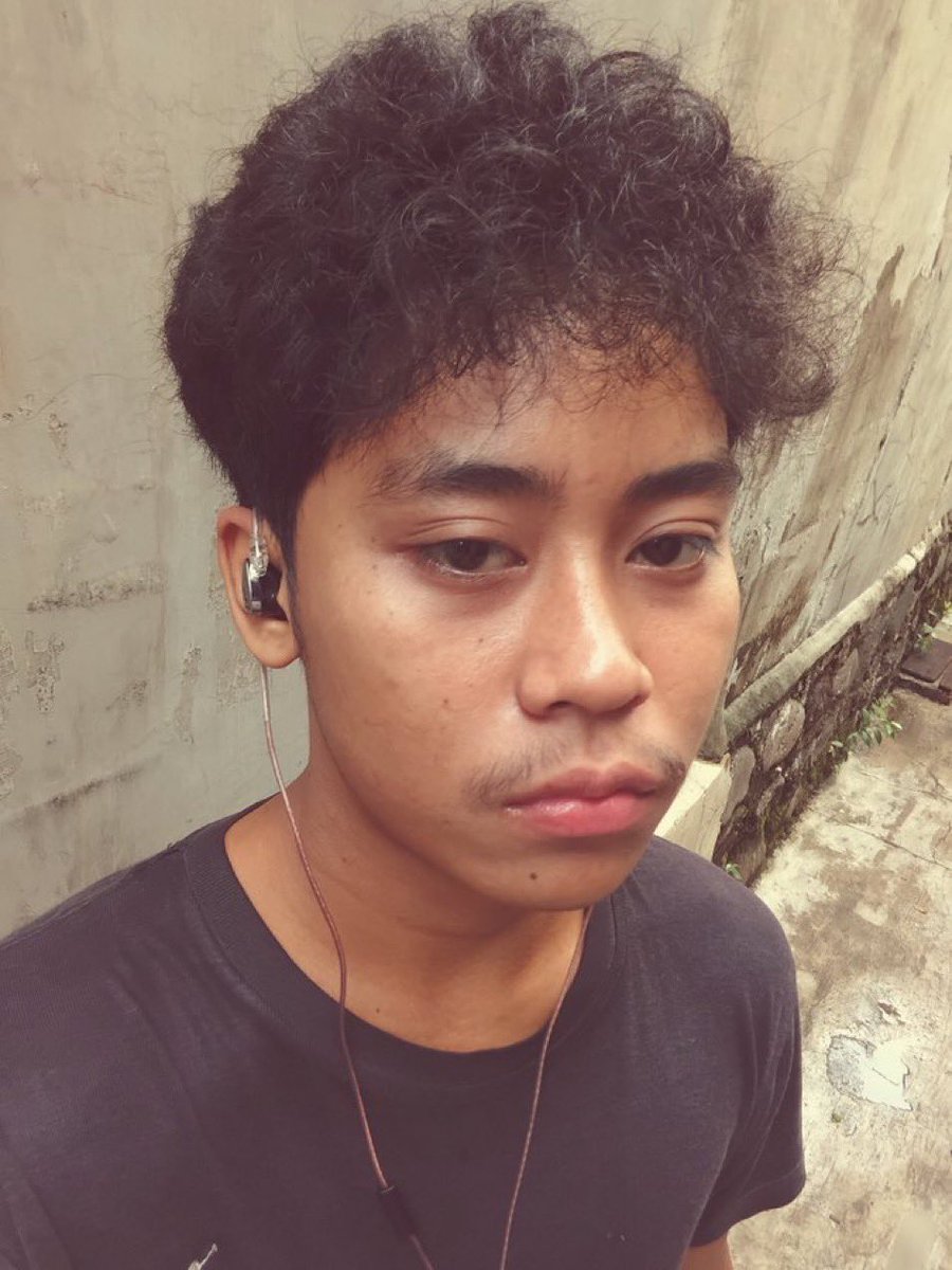 mainlybtss's tweet photo. This is the vgly fad running @r4piu and dragging BTS. With a face not even a mother would love lmao He has better things to worry about instead of RM… https://t.co/Yyj4i9dAaS