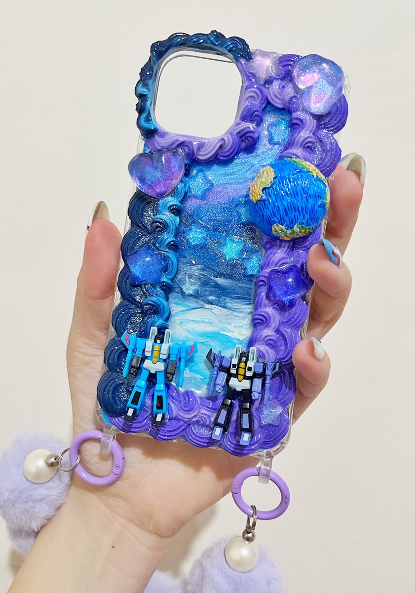 TCSKWP_'s tweet photo. I used this mini charm for a decoden phone case 😗💕
It suits it even better than I expected! 💙💜✨
#TCwarp https://t.co/pK0qoUL0S5