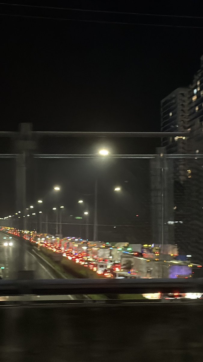 MotrilAlex's tweet photo. NLEX Southbound now from San Fernando 🥺 #nlex #nlextraffic #southbound #sanfernando #sansimon https://t.co/BWr4Mi9g6l