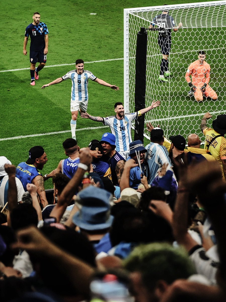 vsrsus's tweet photo. 2022 World Cup Messi. No caption needed. https://t.co/BFrxusDgJC