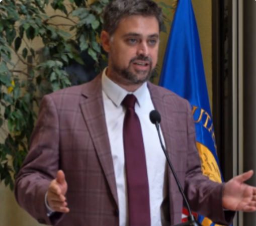 Iherreraa's tweet photo. Manouchehri envía oficio a Contraloría para evitar que Kast establezca relaciones diplomáticas con Lemuria. https://t.co/Ls8ZGQtdls