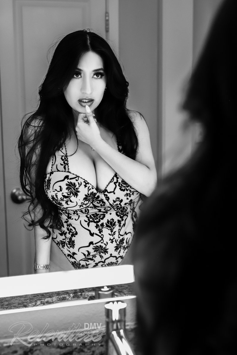 RelentlessDMV's tweet photo. Throwback to the second shoot with @kaliangelaempireinc in Fairfax. She's an incredible force.
Full set at https://t.co/Fb238xIMir
#photography #dmvphotographer #marylandphotographer #boudoirphotography #professionalmodel #modelphotography #travelmodel #glamourphotography https://t.co/jsOBaJHe0w