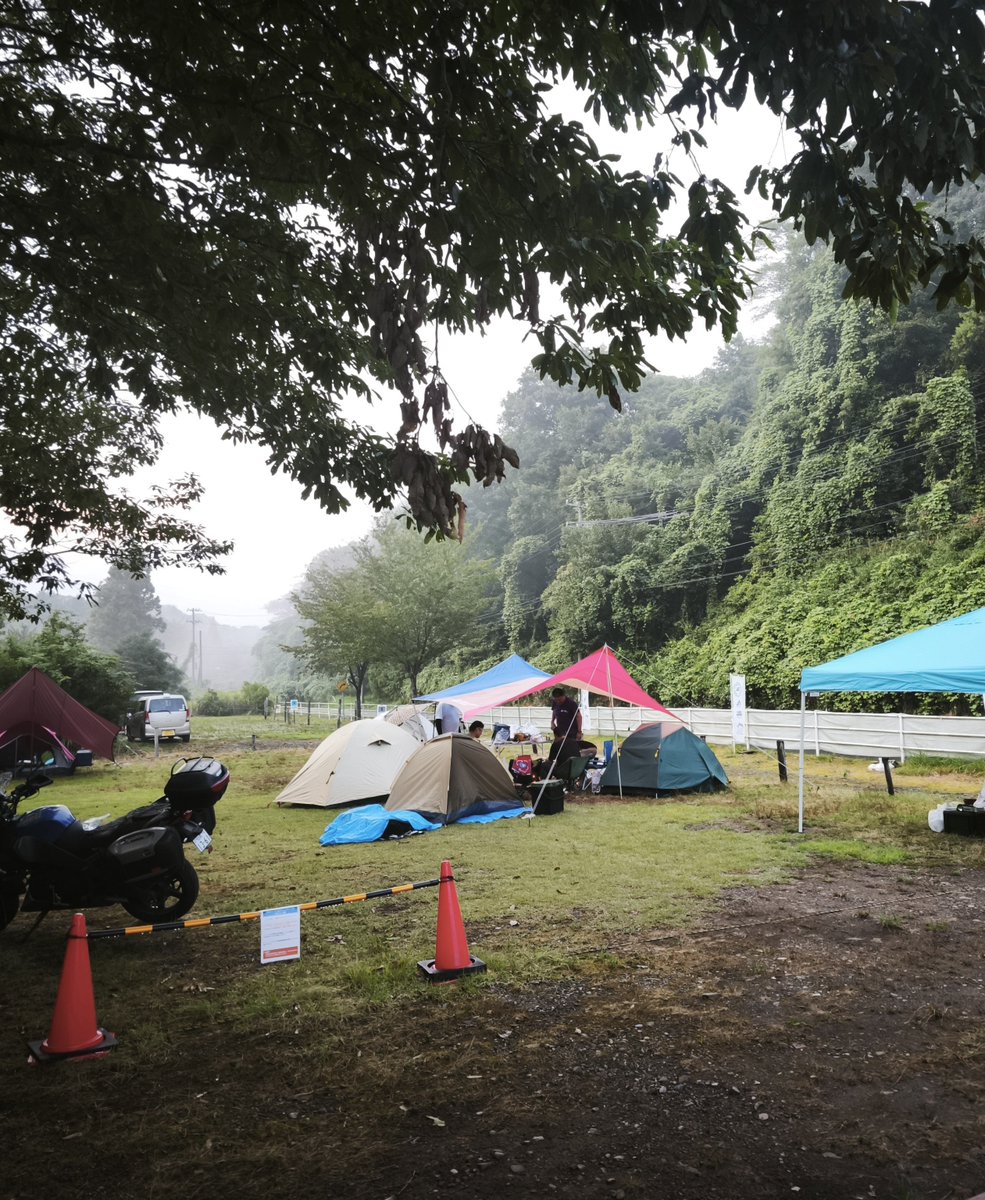 hofuman12's tweet photo. 東海三県付近の一緒に走ってくれるツーリング仲間を探してます！

写真は岐阜県大垣市にある  かみいしづバイクファーム   でのキャンプ！
初めてバイクキャンプしました😊
このキャンプ場安いしシャワーあるしオススメ🙌

#ツーリング仲間募集
#ツーリング
#愛知県
#愛知
#三重県
#三重
#岐阜県 https://t.co/7lfZzkq3s5