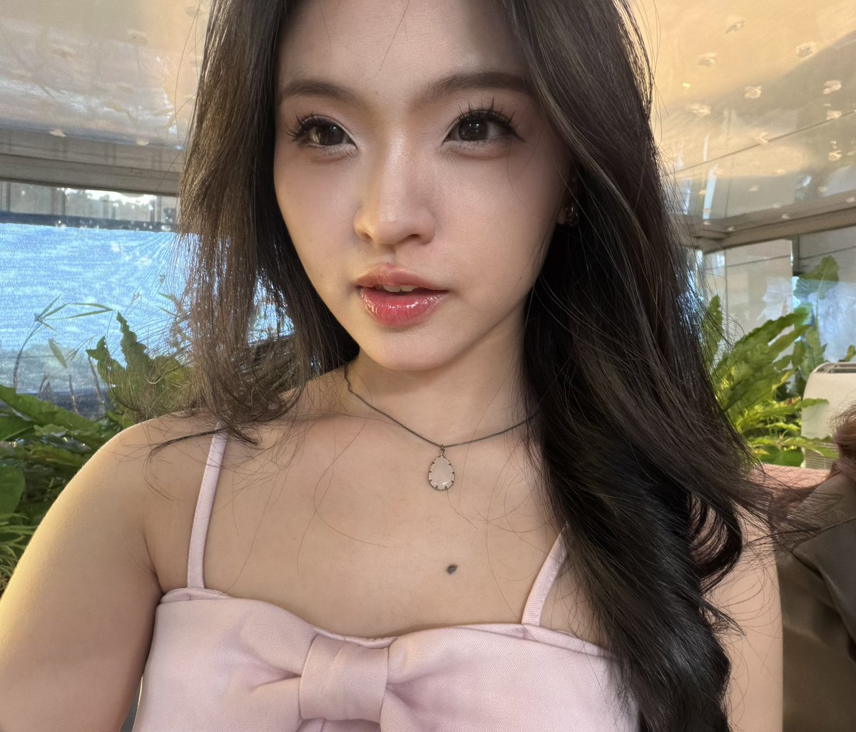 Y_CynthiaJKT48's tweet photo. Mau ngabarin aja nih ke seluruh dunia, aku udah sampe rumah ya, jangan khawatir ☺️ https://t.co/G9w56Q7mLE