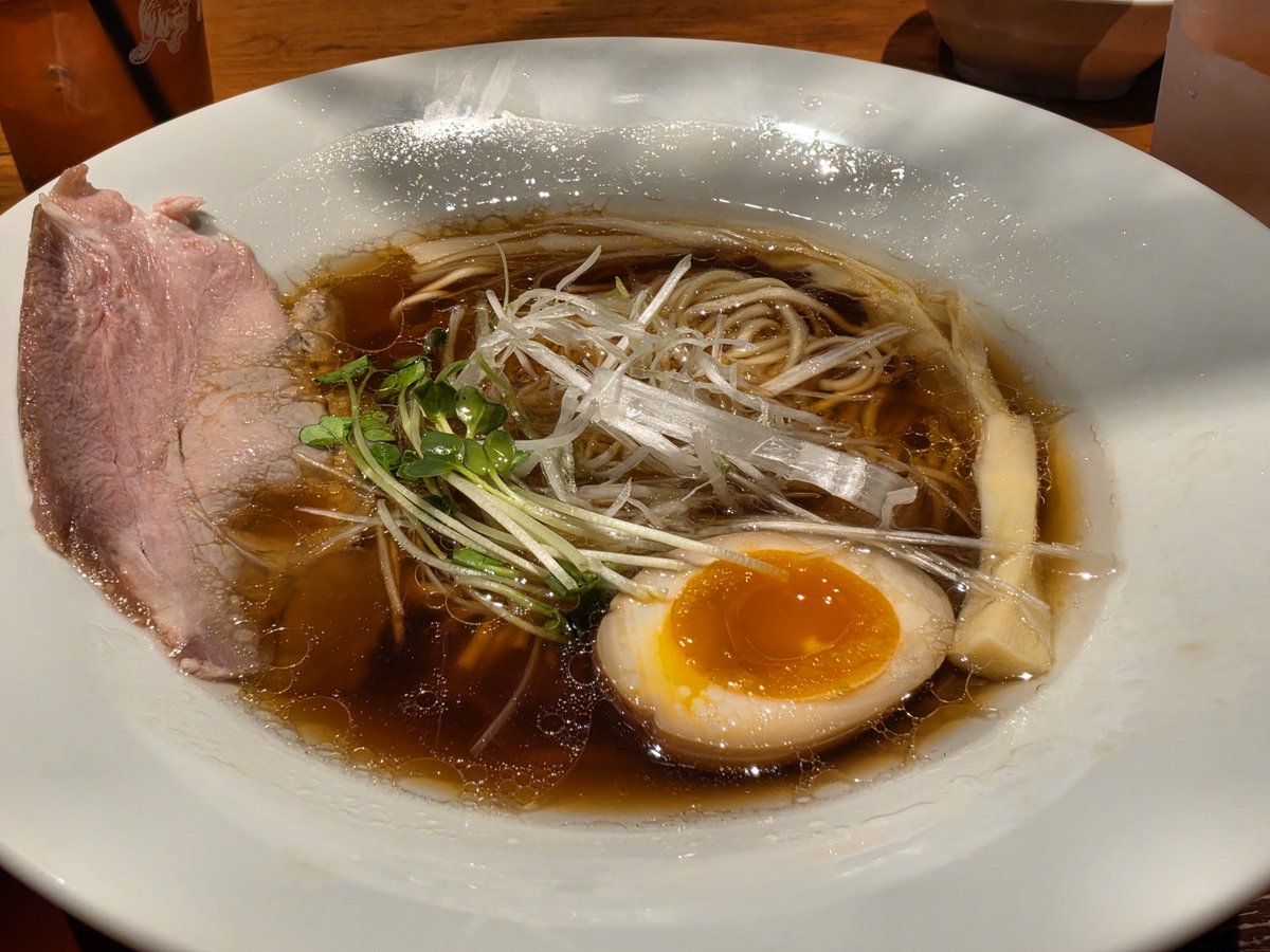 UMIMORI_N's tweet photo. 夜のラーメン〜 https://t.co/AaazglOW9n