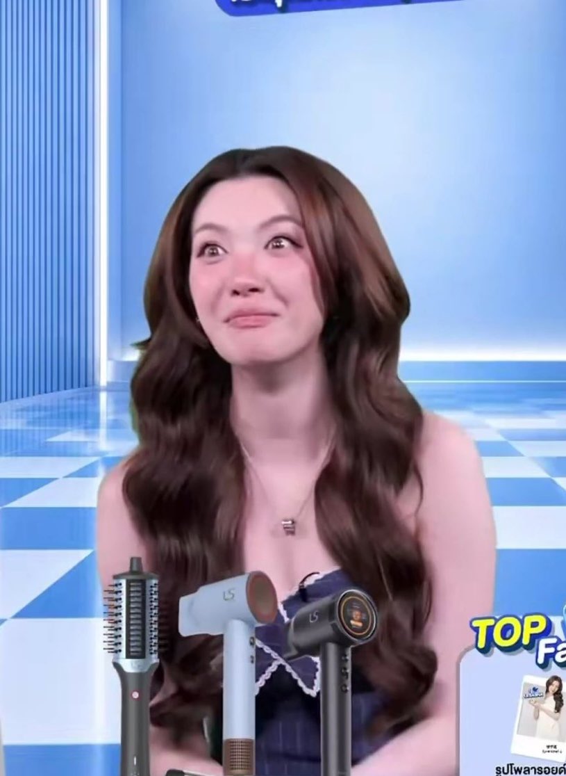 earnira_'s tweet photo. literally orm when she gets teased about her faen 🫪🫪🫪 lmaoooo https://t.co/P1FfzO7GsM