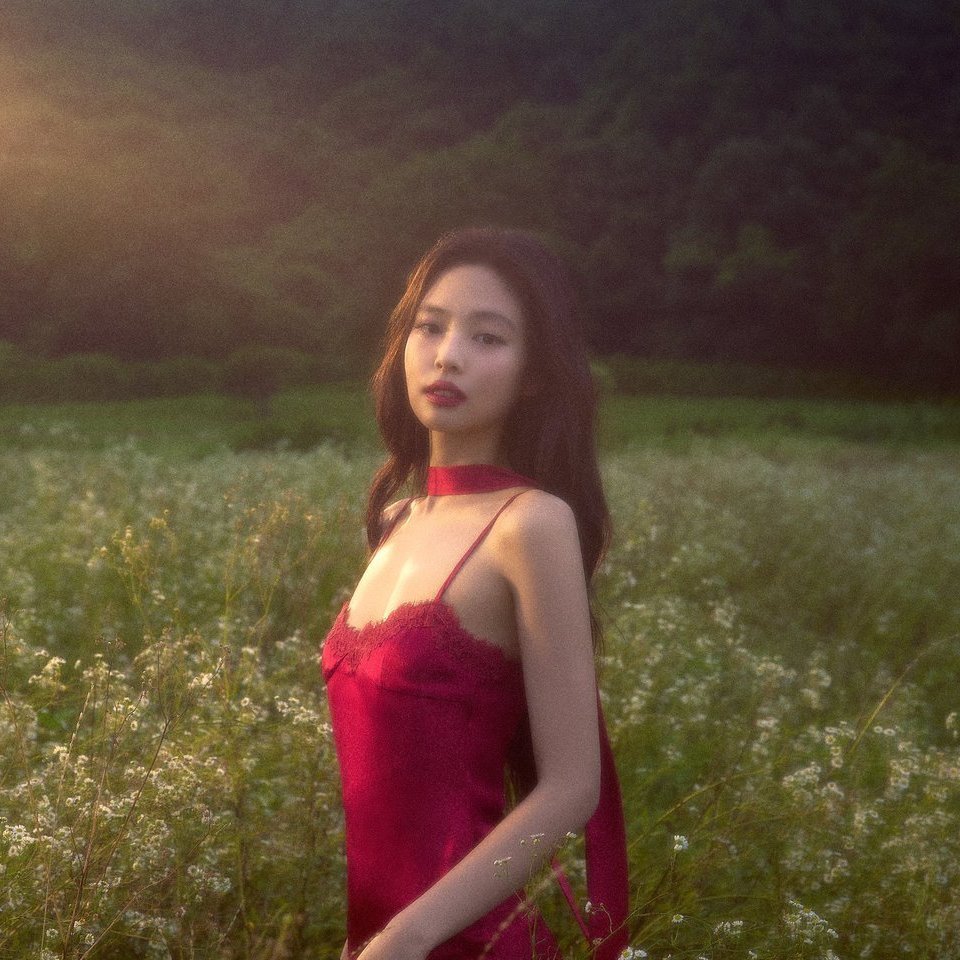 kchartsmaster's tweet photo. “FALLEN ANGEL” by JENNIE reaches a new peak of #19 (+8) on the Spotify South Korea chart (39,920 streams). https://t.co/R3s4Hl1GCe