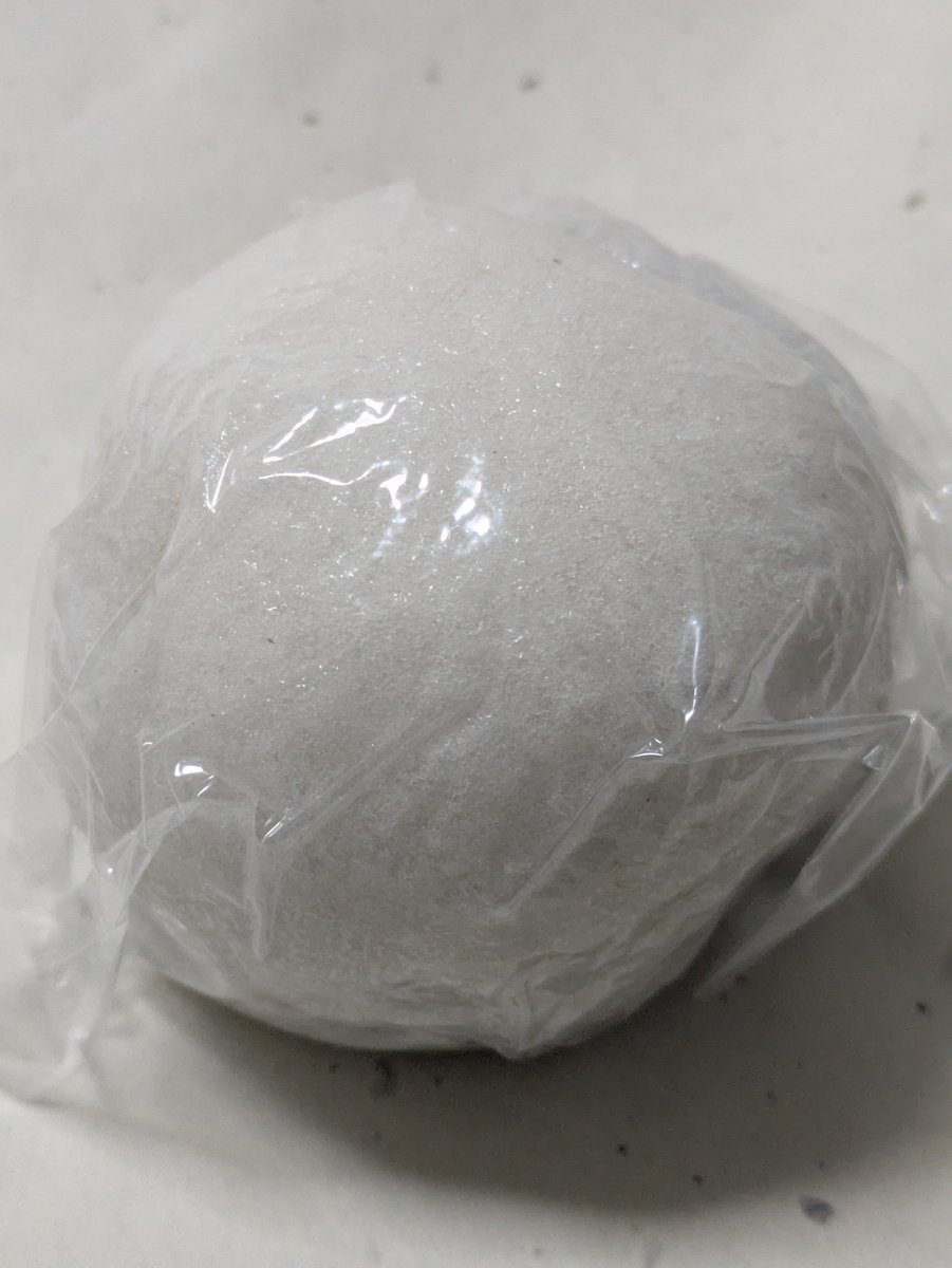 Toranosuke2024's tweet photo. 今日はリハビリ！
昨日の頭痛であまり眠れず寝不足😴

サンプル収録したけど一言抜けてて録り直しやわ(ﾉ∀`)ｱﾁｬｰ
寝不足なので明日に💦

今日の和菓子✨
柳月さん謹製のあんころ餅(こし餡)、上用饅頭(こし餡)、ちどり(こし餡)
こし餡三連星😆
#柳月
#あんころ餅
#饅頭
#ちどり
#こし餡 https://t.co/JUih52uzWW