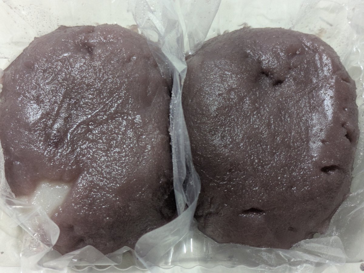 Toranosuke2024's tweet photo. 今日はリハビリ！
昨日の頭痛であまり眠れず寝不足😴

サンプル収録したけど一言抜けてて録り直しやわ(ﾉ∀`)ｱﾁｬｰ
寝不足なので明日に💦

今日の和菓子✨
柳月さん謹製のあんころ餅(こし餡)、上用饅頭(こし餡)、ちどり(こし餡)
こし餡三連星😆
#柳月
#あんころ餅
#饅頭
#ちどり
#こし餡 https://t.co/JUih52uzWW
