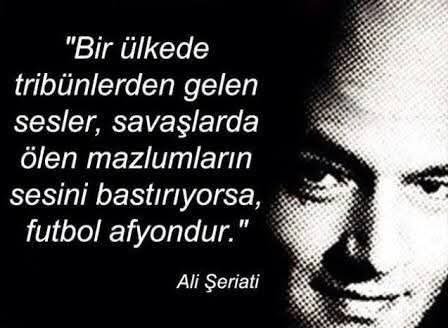 Ferid___Azad's tweet photo. Rojavayê Kurdistanê piştî mirina bi hezaran Kurdan bi teslîmîyeteka mitleq tê teslîmkirin. Bakurê Kurdistanê her wisa. Lê bi hezaran kes bi reqs û govendan behsa Amedsporê dikin, dengên xwe bi ser dengên vê malwêrankirinê dixin. Bi vê girseyê ra ew hişmendî tine ye ku rabe dijayetîya vê sîyaseta malwêranker bike, bi rêya fitbolê tê manîpilekirin. Nexwe Amedspor fonksîyona afyonê pêk tîne, amûra nû ya xapandina Kurdan e.

Ev kelecanîya mezin û hestên gurrûgeş ên neteweyî yên ji bo Amedsporê di şerê çil salan da jî hebûn heta gelek jê zêdetir hebûn lê dîsa jî ev şer xistin xizmeta serdestan. Ma fitbol ji şer mestir û dijwartir e? Nexêr. Wisa be fitbolê/Amedsporê jî dê bi awayekî gelek hêsantir bixine xizmeta serdestan.