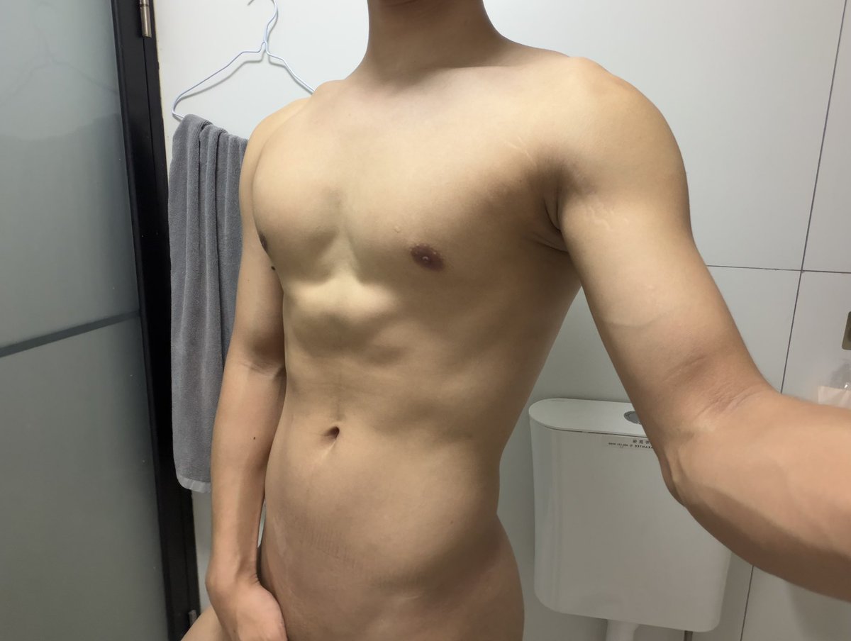 alpha511725's tweet photo. 为了发点dy发不出去的🤤🤤🤤#1 #side #牛 #top #薄肌 https://t.co/UyUKlOEmQY
