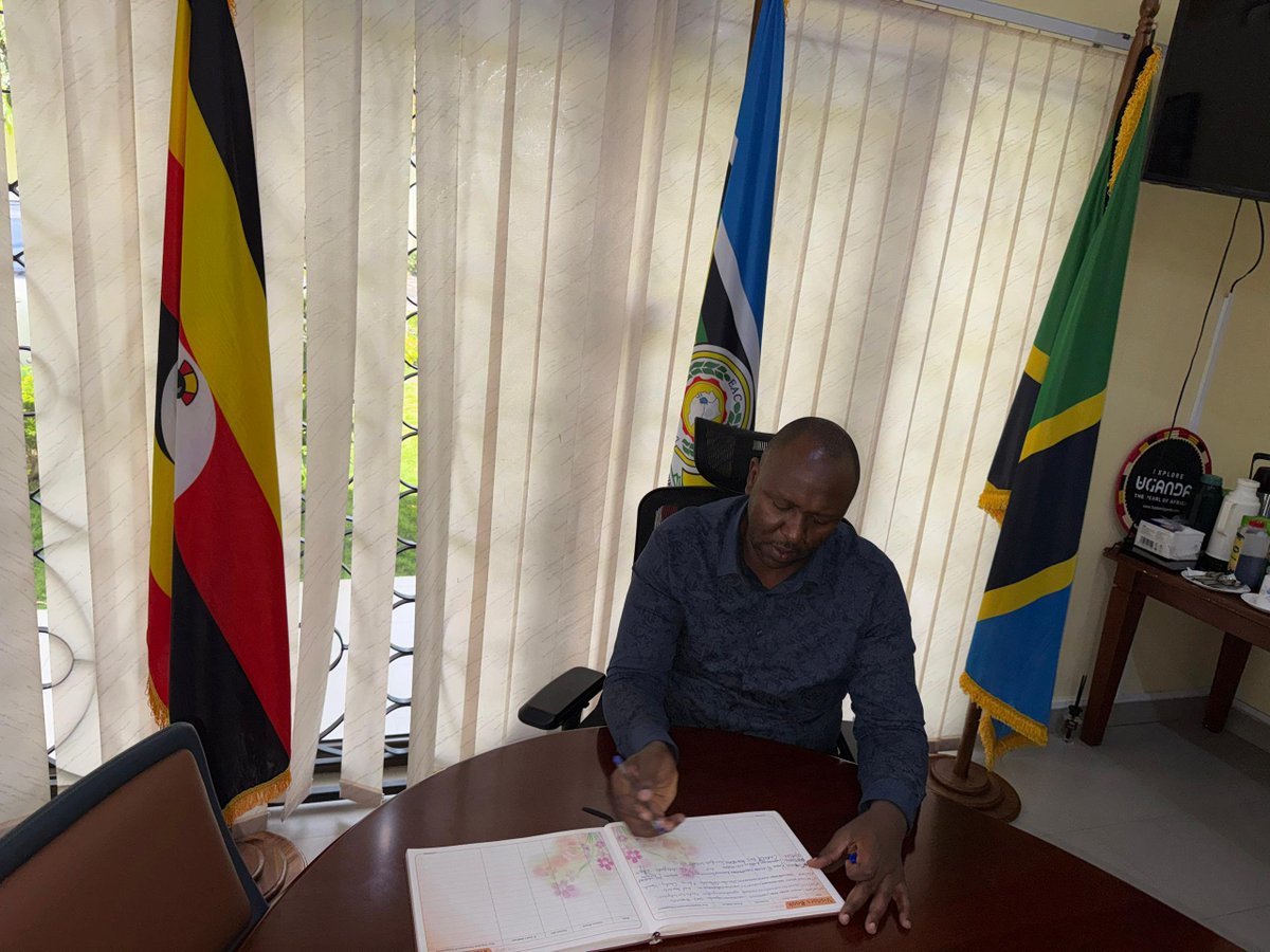 HonCadetBenja's tweet photo. Today,I was pleased to see the strong performance of our Embassy in Dar es Salaam during my oversight visit.I also explored how prime Government land can be developed through a Uganda Government–NSSF partnership to create jobs,attract investment deliver greater value for Ugandans https://t.co/mLK4czdMGa