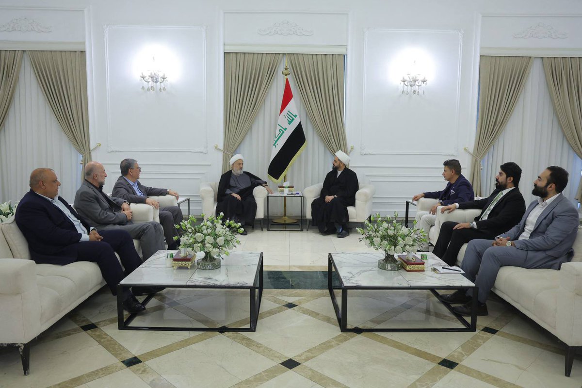 khazalimedia's tweet photo. الشيخ الأمين قيس الخزعلي يستقبل نائب رئيس المجلس الإسلامي الشيعي الأعلى في لبنان الشيخ العلامة علي الخطيب و جرى خلال اللقاءِ بحثُ الأوضاع الإنسانيةِ الصعبة التي يمر بها أبناء الطائفةِ الشيعية، في ظلِّ استمرار الاعتداءاتِ الصهيونيةِ واستهداف المدنيين العزل. https://t.co/wuwbCetHrz