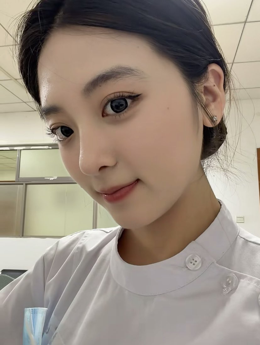 claud3345678's tweet photo. 夜班摸鱼中…有男生吗？

 我想发照片🫣直接发 https://t.co/Rk8zMoipQn