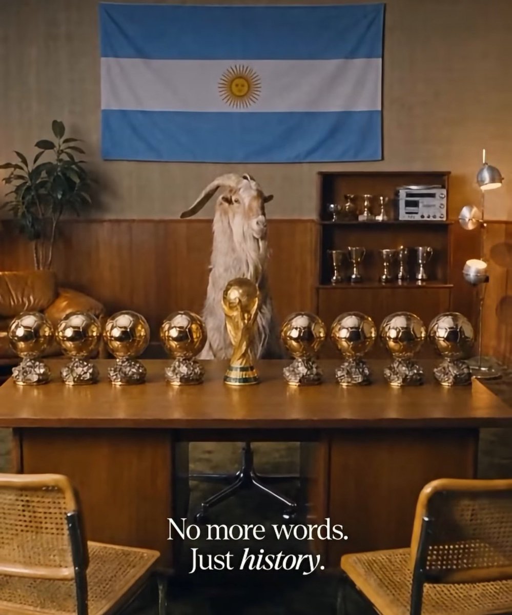 BarcaWorldwide's tweet photo. This picture is tough 😭😭 https://t.co/n9ls9j4XTN