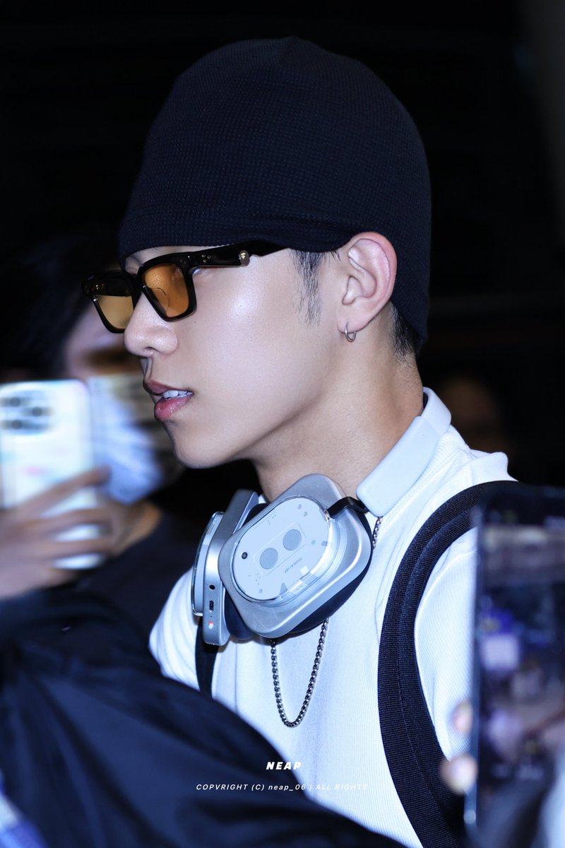 neap_06's tweet photo. 260901 인천 출국

#률 #RYUL #롱샷 #LNGSHOT https://t.co/TNZ75r3xsI