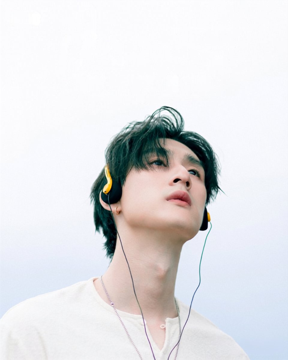 askwillest's tweet photo. cantik banget..... tee, lo beneran seindah itu ya...... 

#OurNameMV #MrKillSeriesEP9 https://t.co/mKFh4q3ulk