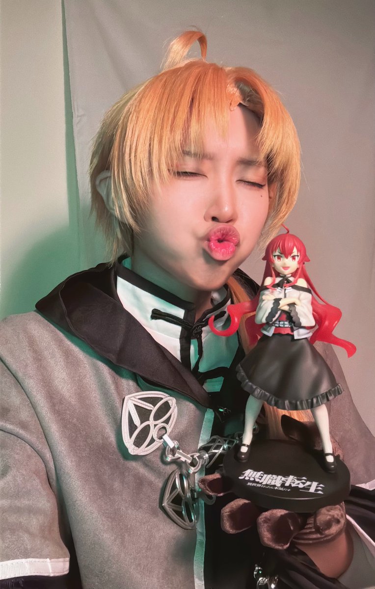 nagise_nose's tweet photo. エリスフィギュアと写真撮った https://t.co/6IDQXZCAPf