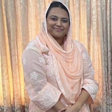Incognito_qfs's tweet photo. Swara Bhakar did not criticize the muslim invaders for rapes.

Swara Bhaskar criticized those Hindu women who chose death over getting raped over and over again and then getting killed or living like a sex slave for the rest of their lives.

She is just acting like those muslim women who trap Hindu women for muslim men.

Her transformation from a Hindu to a communist to an orthodox muslim is just so typical.